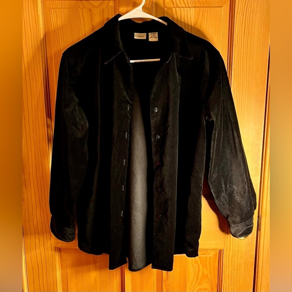 L.L. Bean Women's SZ Medium Black Velvet Button Up Blouse Goth Witchy Gorpcore